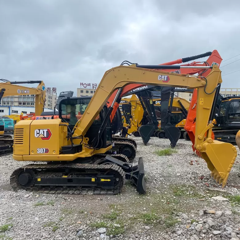 — Caterpillar 307