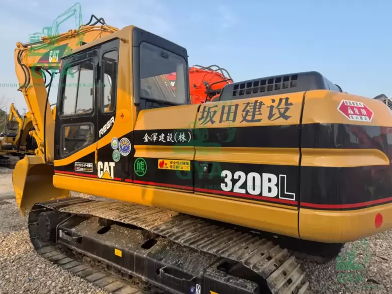 2015 Caterpillar CAT 320B