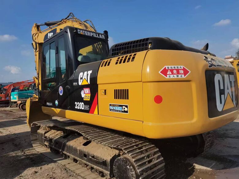 — Caterpillar 320D