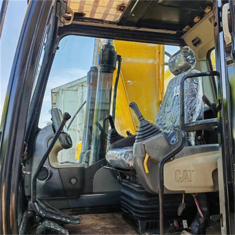 — Caterpillar 320D detail photo 2