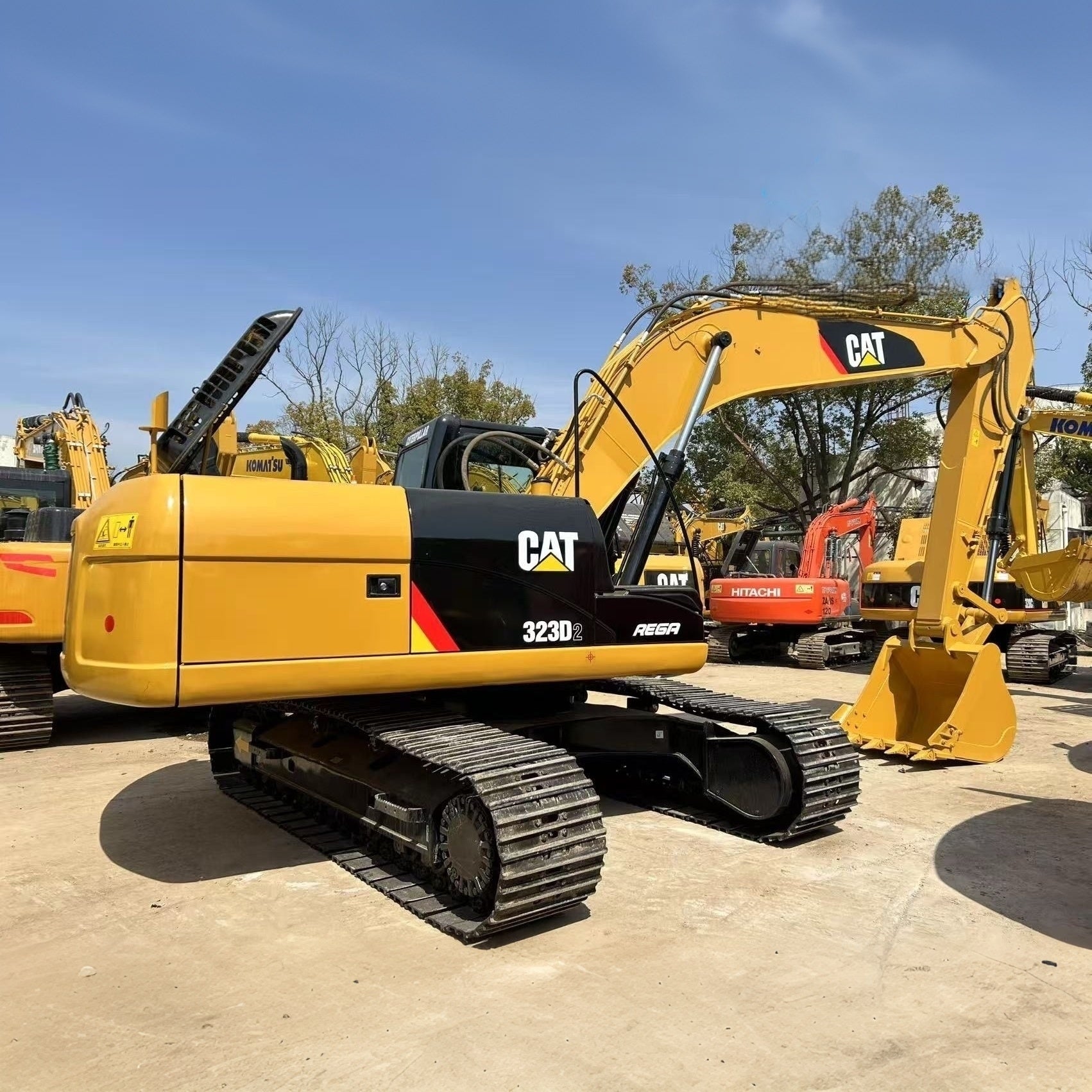 — Caterpillar 323D2