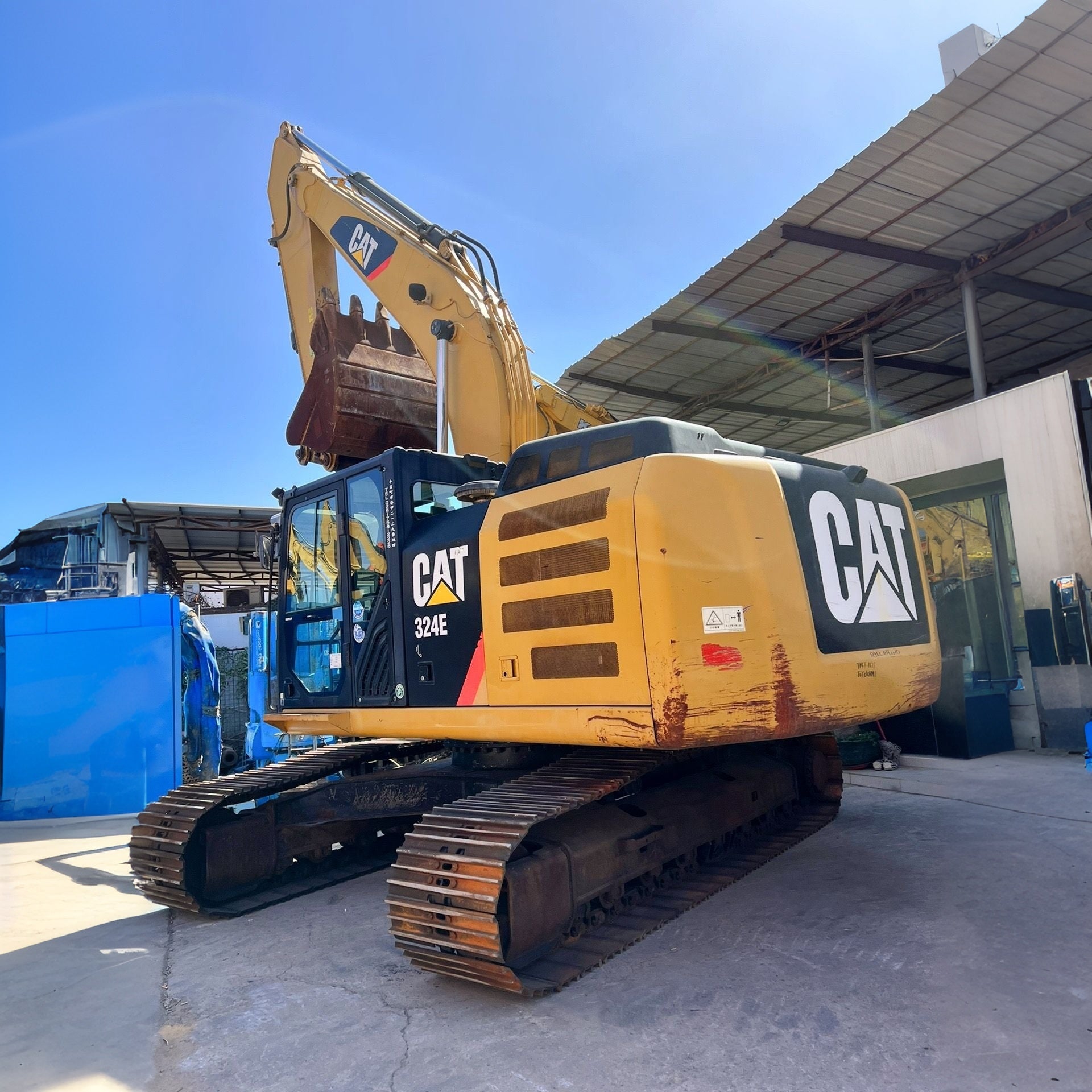 — Caterpillar 324E