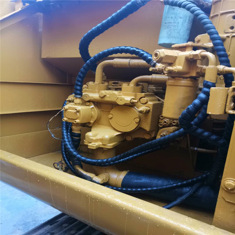 — Caterpillar 329D