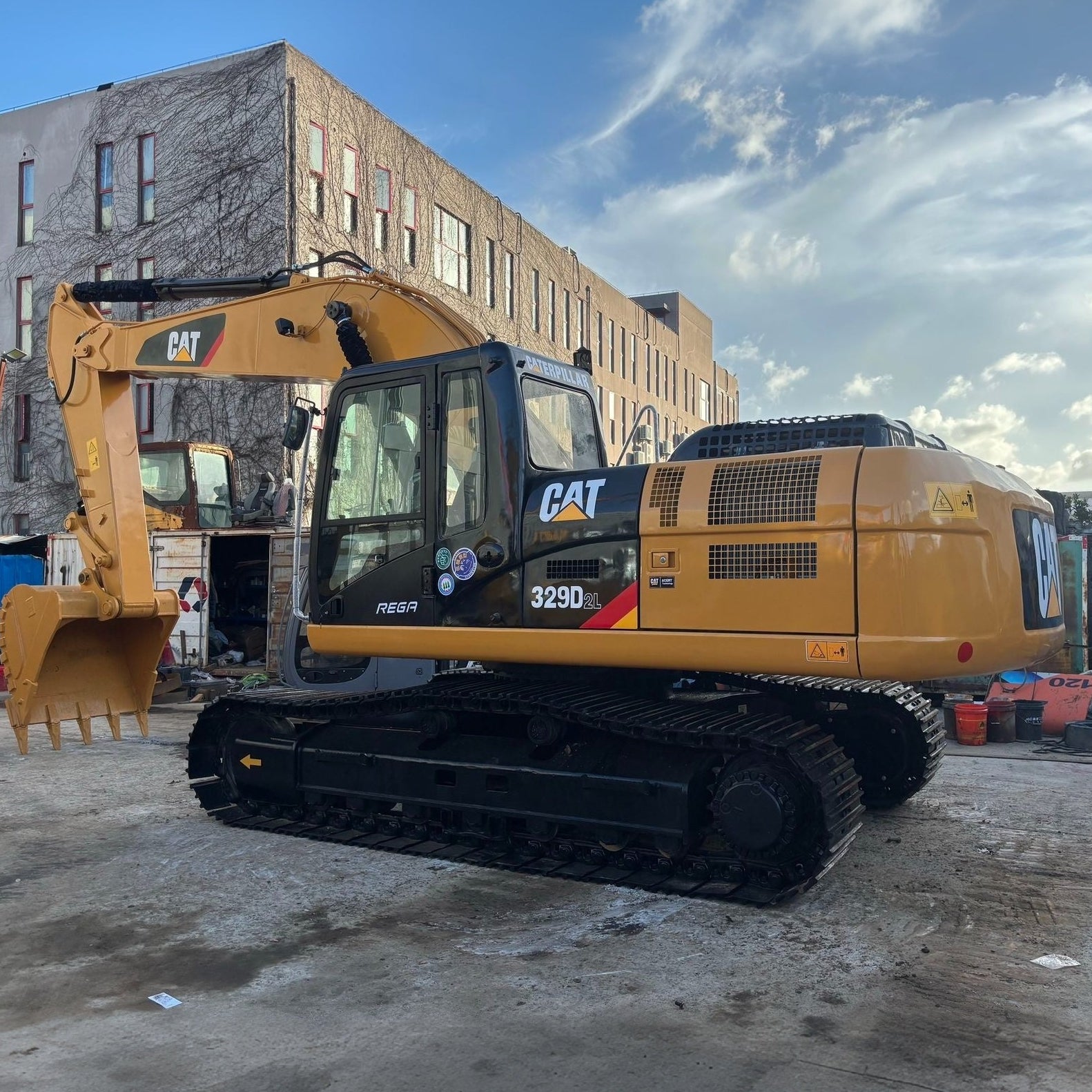— Caterpillar 329D2