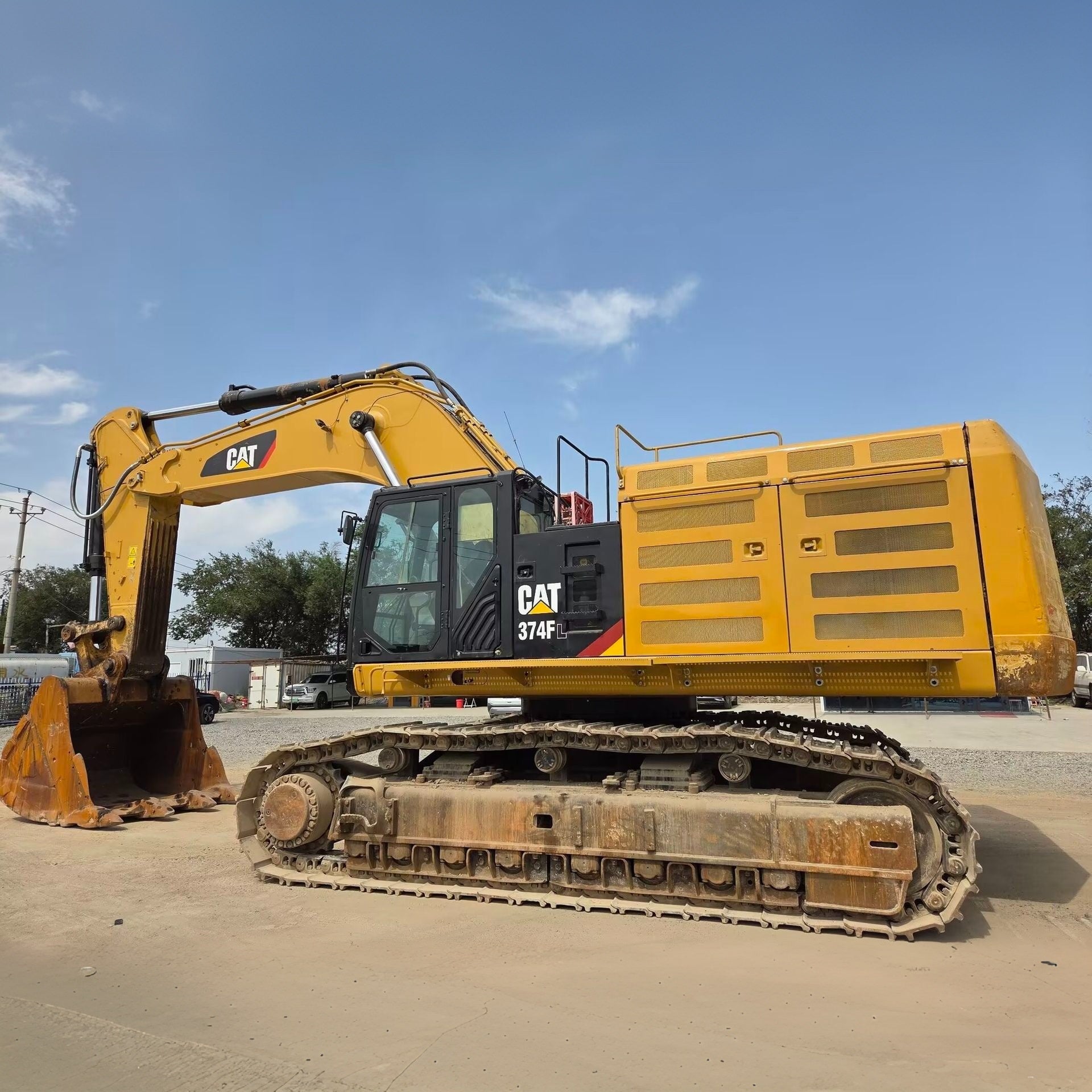 — Caterpillar 374FL