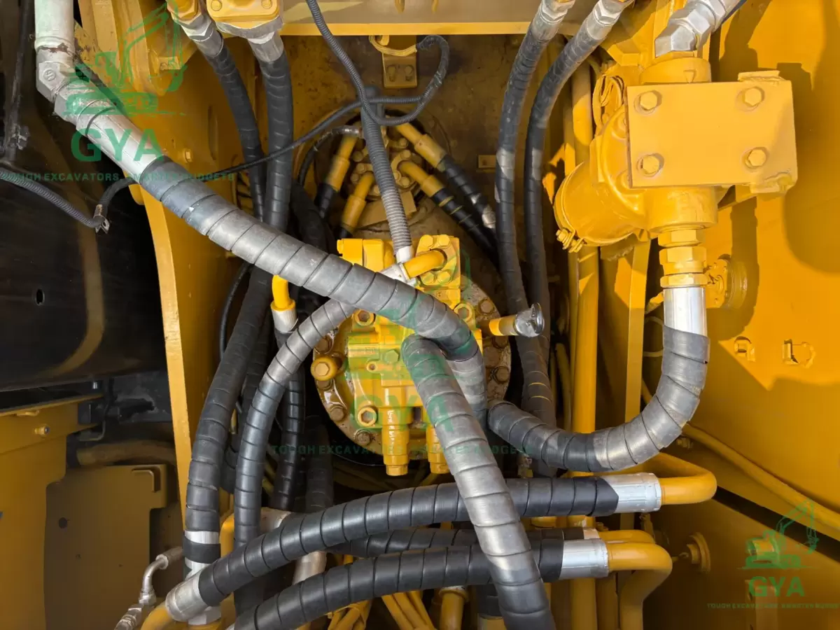 2018 Caterpillar CAT 323D2L detail photo 8